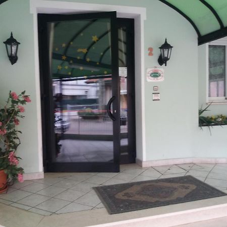 Hotel Fatima Rímini Exterior foto